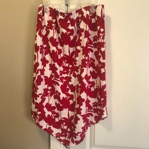 Triangle bottom skirt
